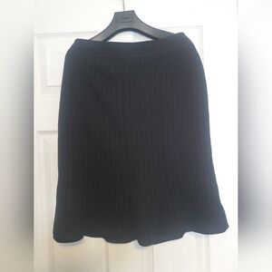 Louben II Black Pleated Midi Skirt Size 8 Classic Career Wear